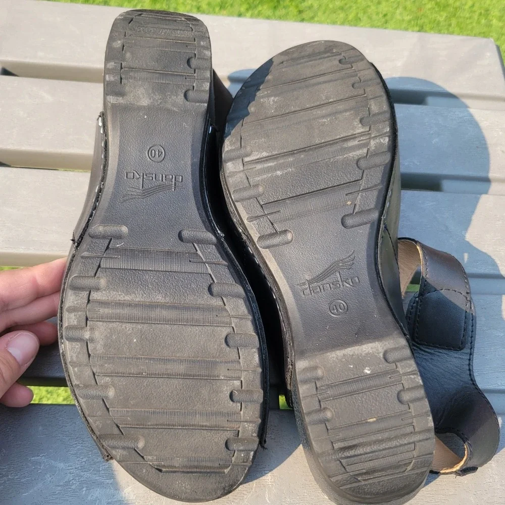 Dansko tiana are